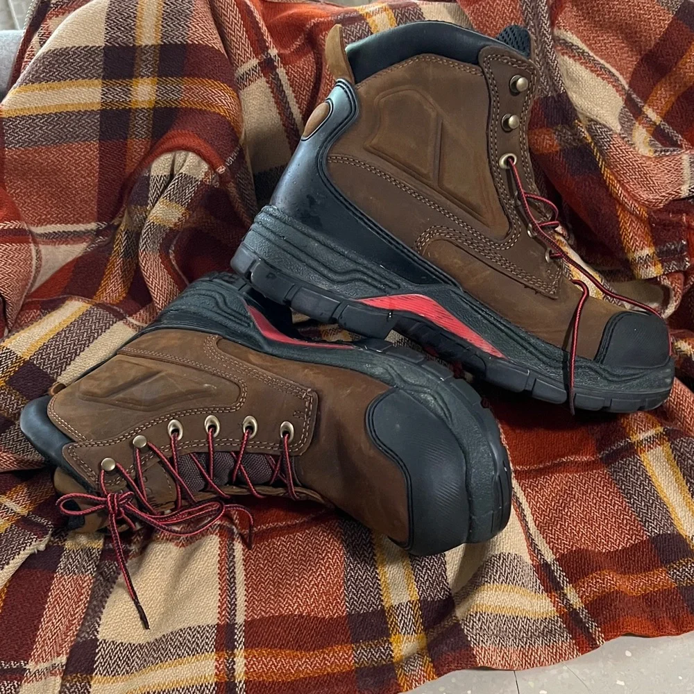 Red Wing 4402 Leather Work Boot with Steel Toes